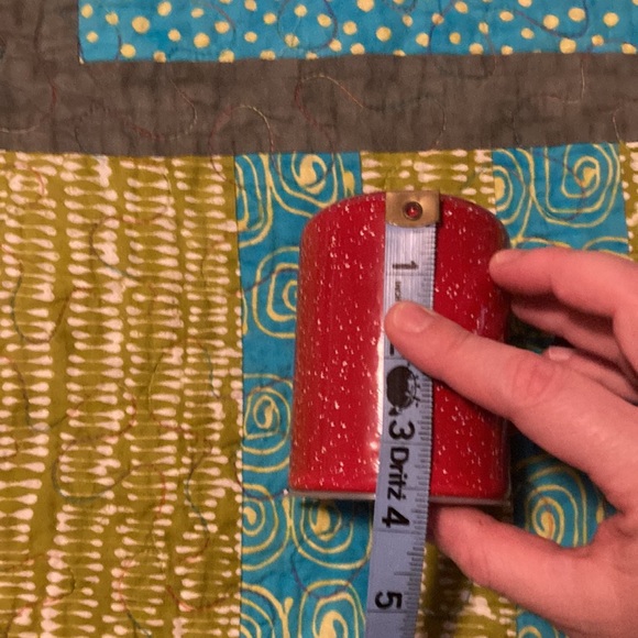 Red enamel shaker - Picture 3 of 4